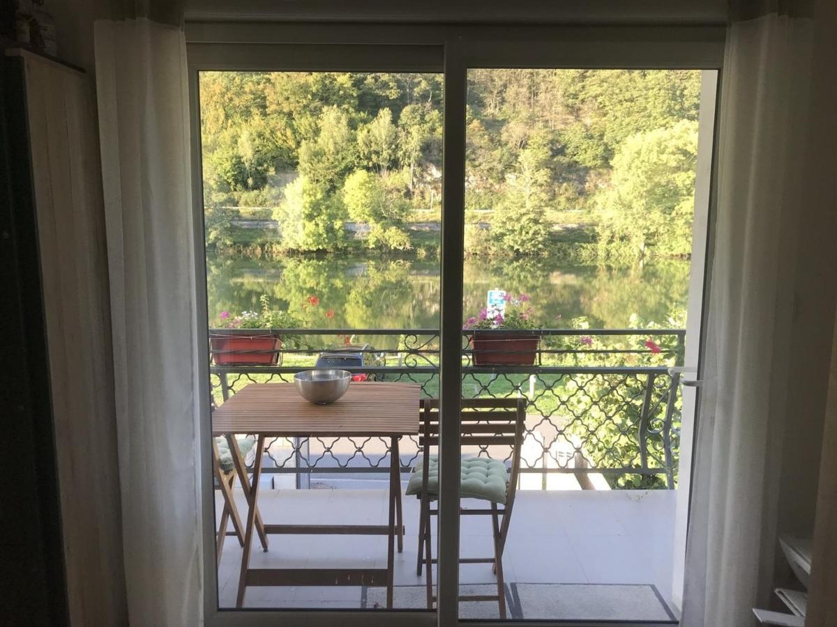 La Rose Sur Meuse Villa Haybes Bagian luar foto