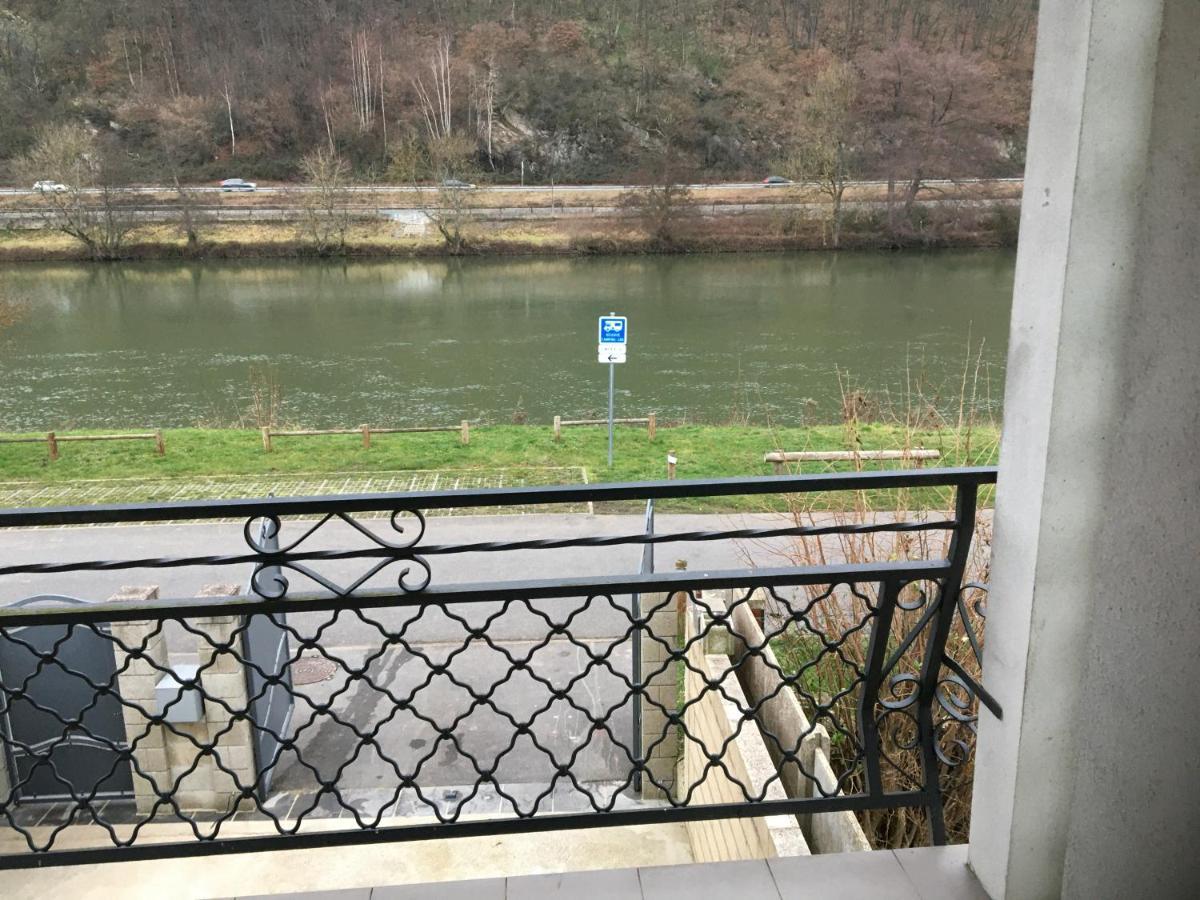 La Rose Sur Meuse Villa Haybes Bagian luar foto