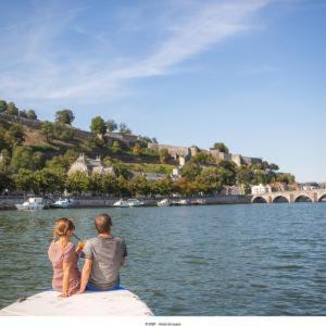 La Rose Sur Meuse Villa Haybes Bagian luar foto